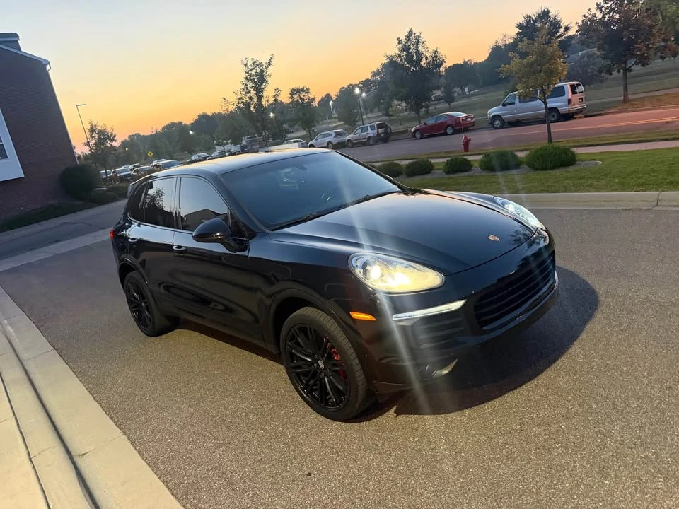 2017 Porsche 958 Cayenne - Image 4 of 10