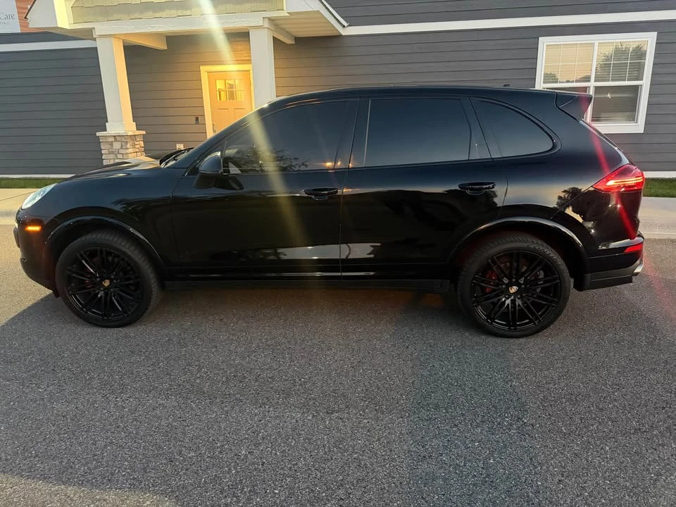 2017 Porsche 958 Cayenne - Image 2 of 10
