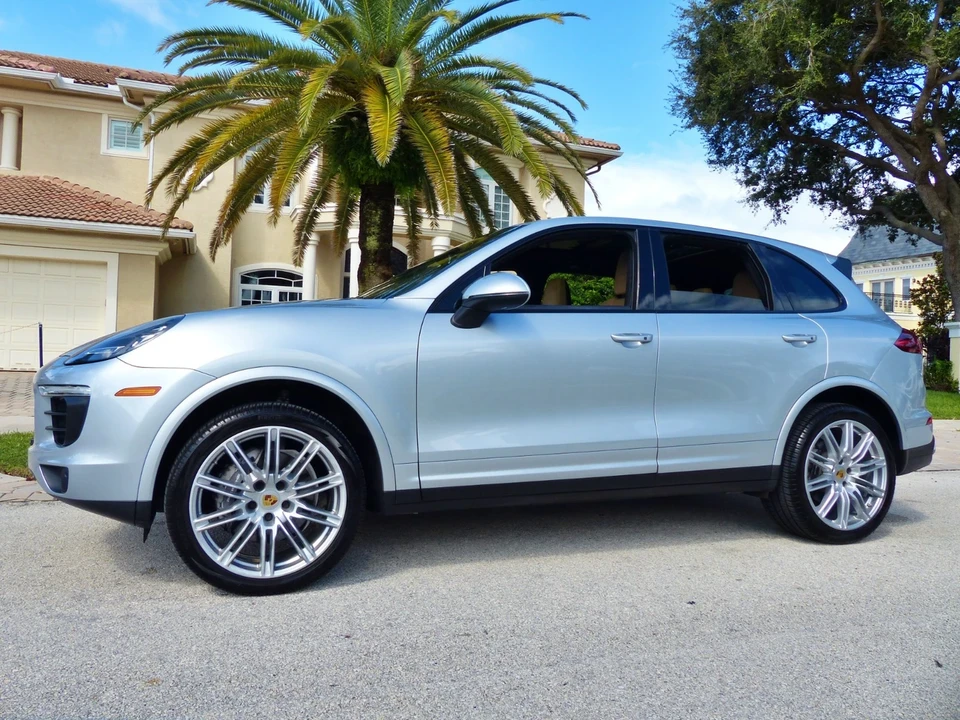 2017 Porsche 958 Cayenne - Image 3 of 21