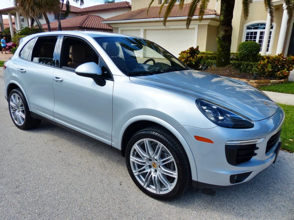 2017 Porsche 958 Cayenne - Image 10 of 21