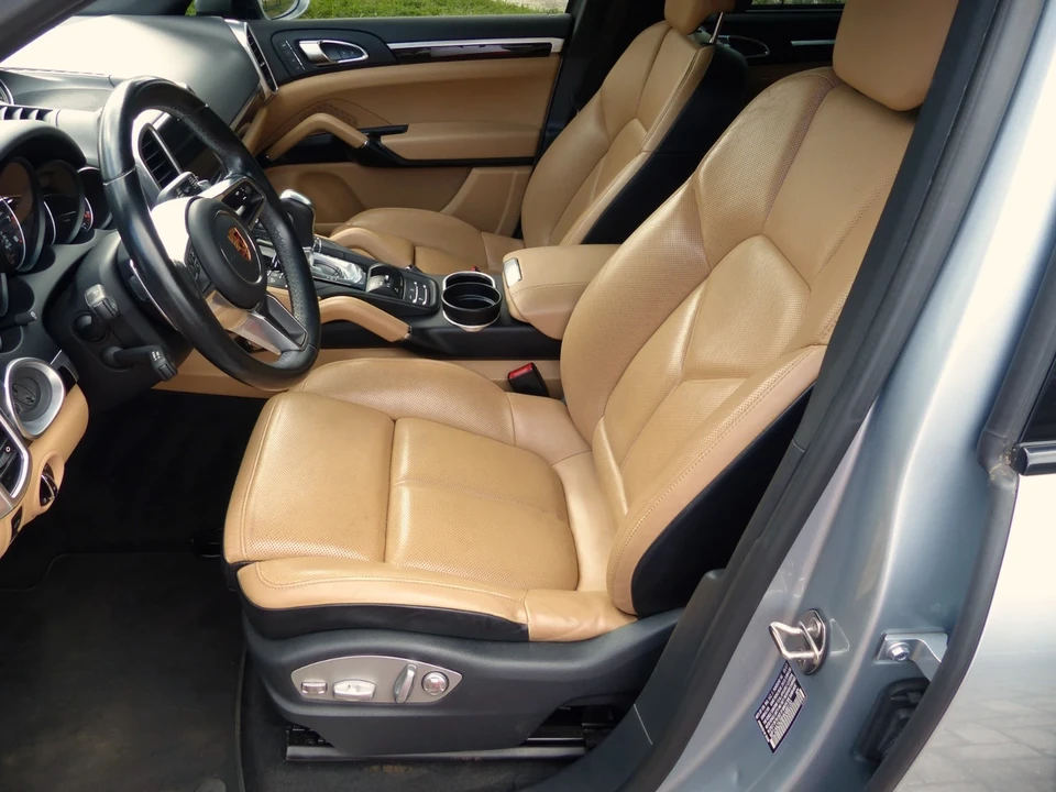 2017 Porsche 958 Cayenne - Image 13 of 21