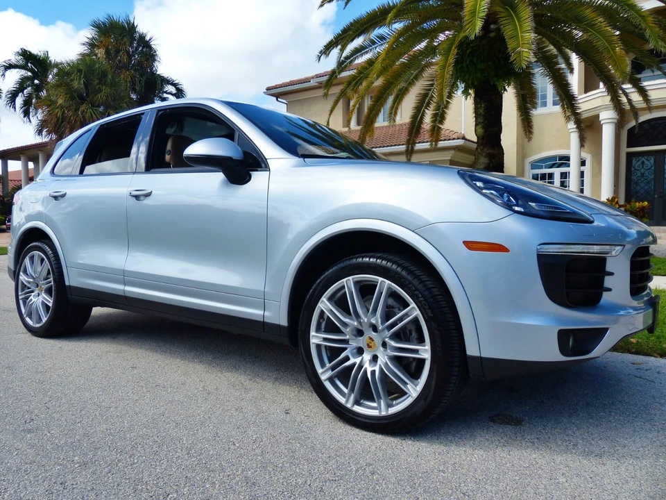 2017 Porsche 958 Cayenne - Image 7 of 21
