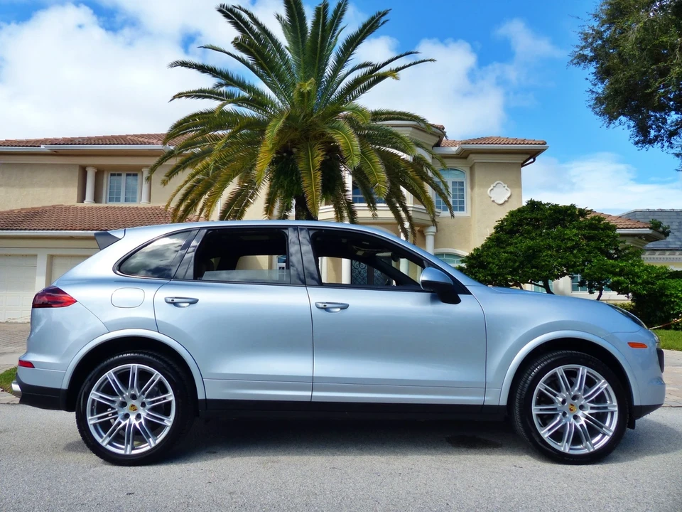 2017 Porsche 958 Cayenne - Image 4 of 21