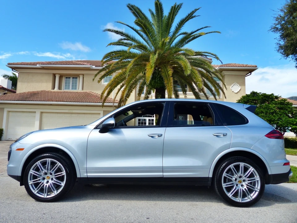 2017 Porsche 958 Cayenne - Image 6 of 21