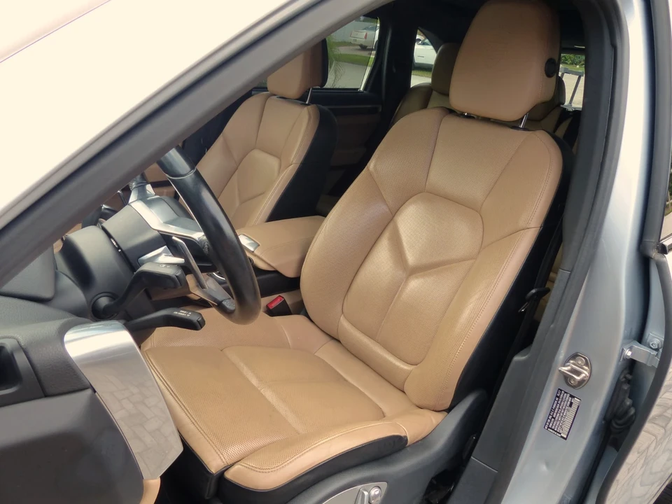 2017 Porsche 958 Cayenne - Image 16 of 21