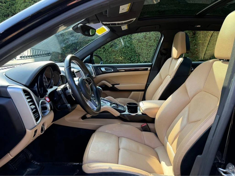 2017 Porsche 958 Cayenne - Image 4 of 5