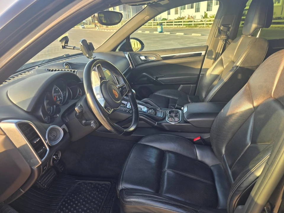 2017 Porsche 958 Cayenne - Image 10 of 21