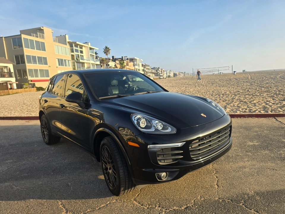 2017 Porsche 958 Cayenne - Image 16 of 21