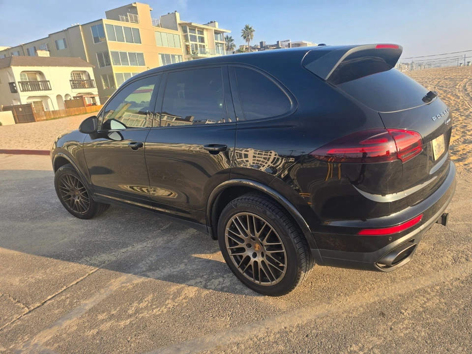 2017 Porsche 958 Cayenne - Image 9 of 21