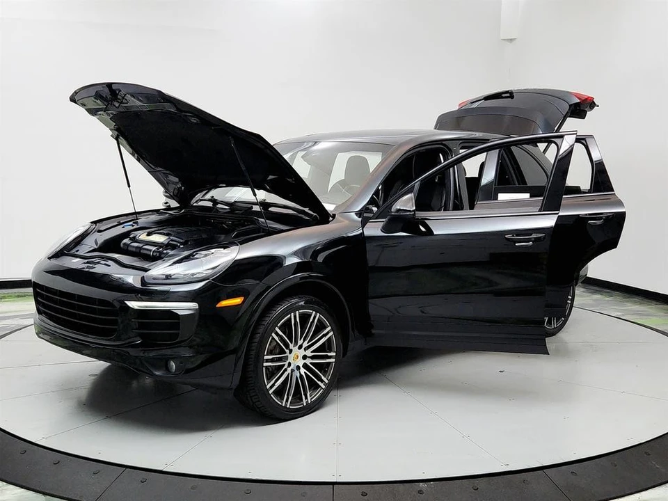 2017 Porsche 958 Cayenne - Image 9 of 12