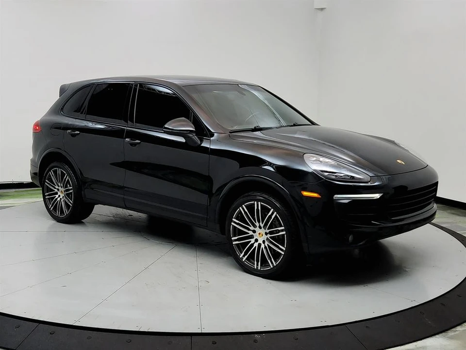 2017 Porsche 958 Cayenne - Image 3 of 12