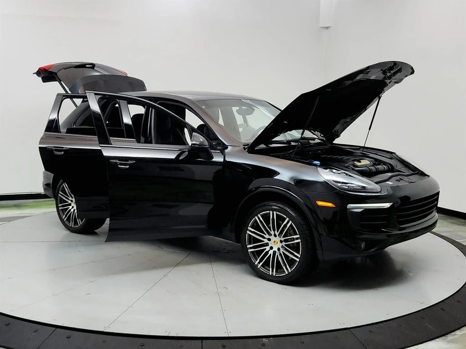 2017 Porsche 958 Cayenne - Image 10 of 12