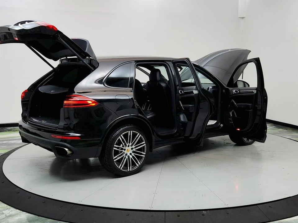 2017 Porsche 958 Cayenne - Image 11 of 12