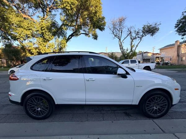 2017 Porsche 958 Cayenne S - Image 4 of 18