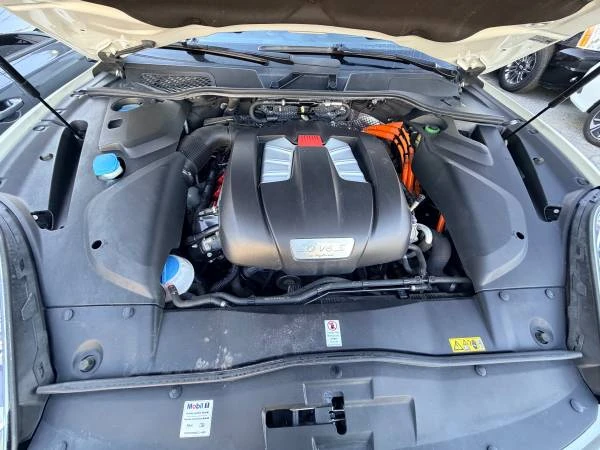 2017 Porsche 958 Cayenne S - Image 18 of 18