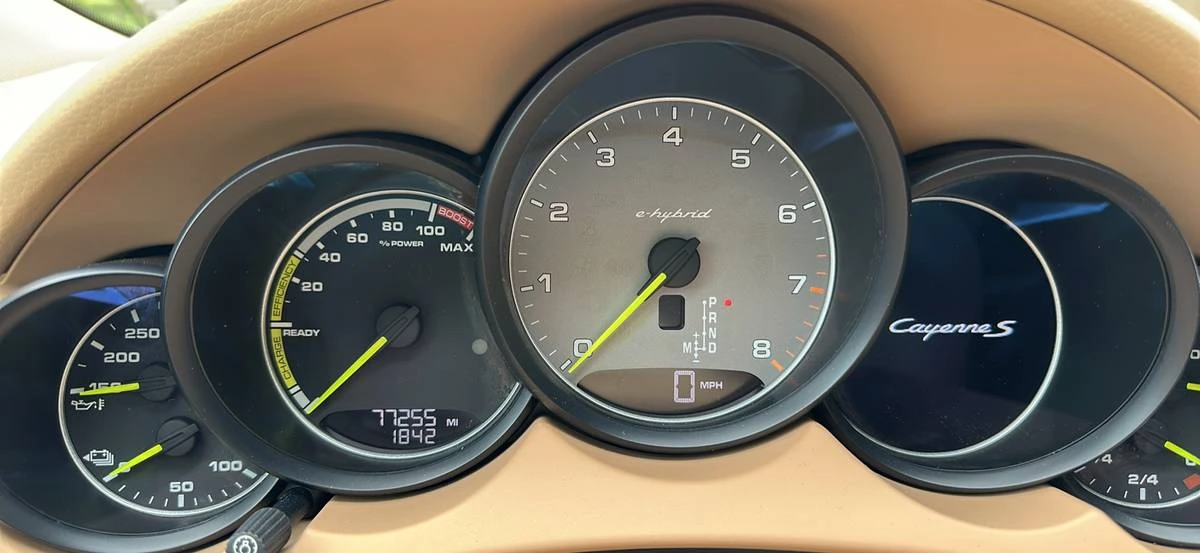 2017 Porsche 958 Cayenne - Image 10 of 14