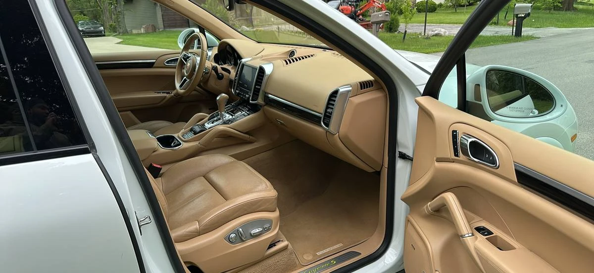 2017 Porsche 958 Cayenne - Image 7 of 14
