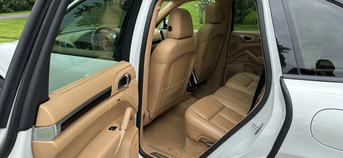 2017 Porsche 958 Cayenne - Image 9 of 14