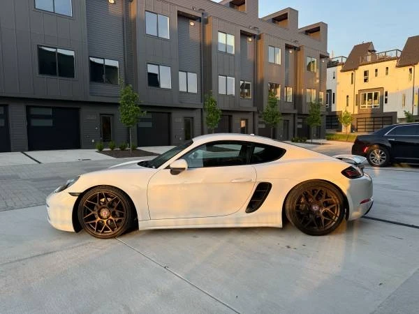 2017 Porsche 718 Cayman - Image 10 of 19
