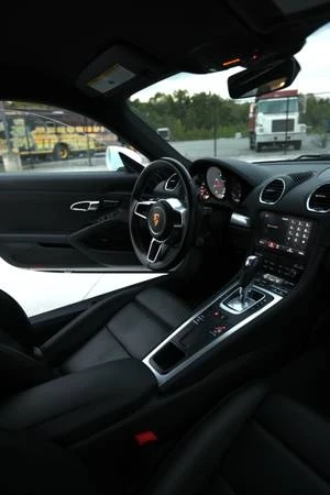 2017 Porsche 718 Cayman - Image 18 of 19