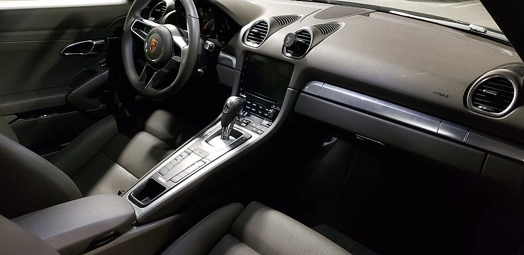 2017 Porsche 718 Cayman - Image 19 of 20