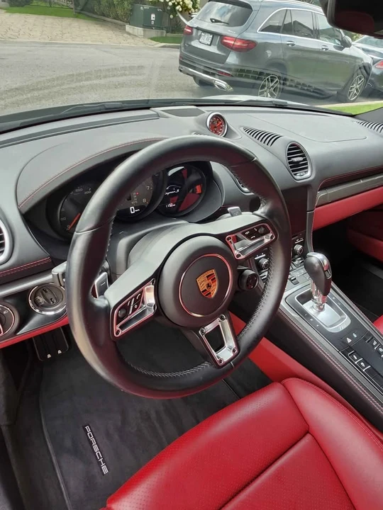 2017 Porsche 718 Cayman - Image 8 of 11