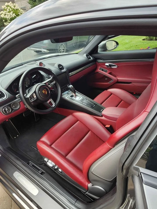 2017 Porsche 718 Cayman - Image 7 of 11