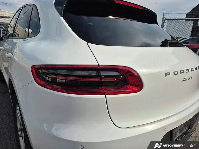 2017 Porsche Macan - Image 6 of 19