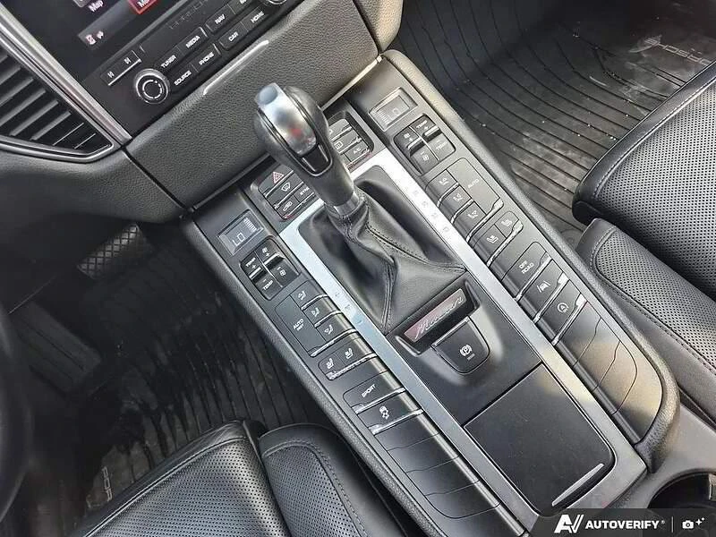 2017 Porsche Macan - Image 15 of 19