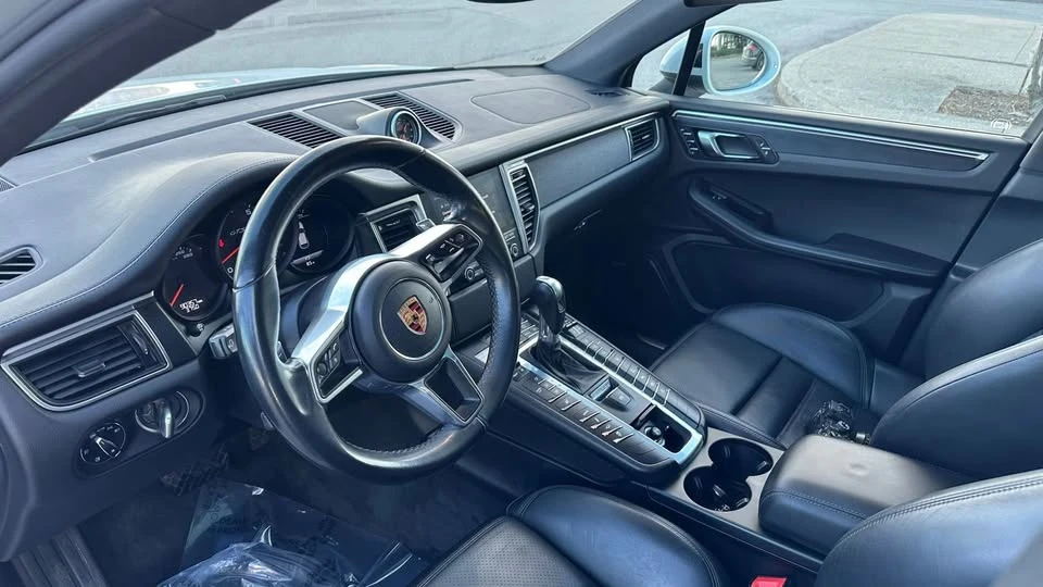 2017 Porsche Macan GTS - Image 5 of 10