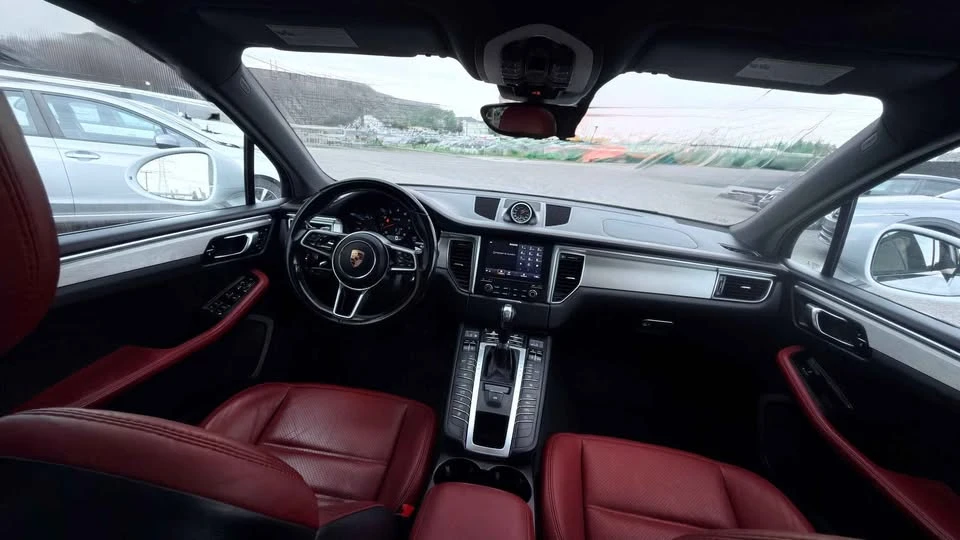 2017 Porsche Macan GTS - Image 8 of 14
