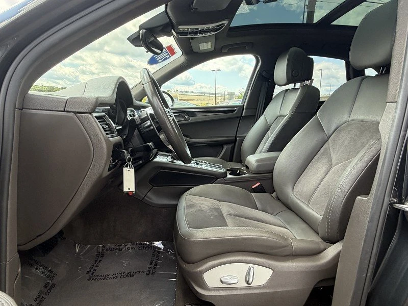 2017 Porsche Macan - Image 19 of 20