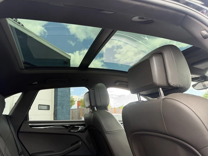 2017 Porsche Macan - Image 9 of 20