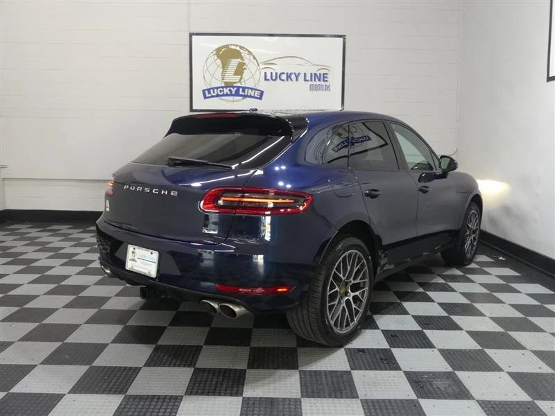 2017 Porsche Macan - Image 10 of 20