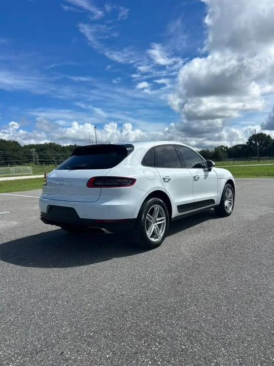 2017 Porsche Macan - Image 5 of 12