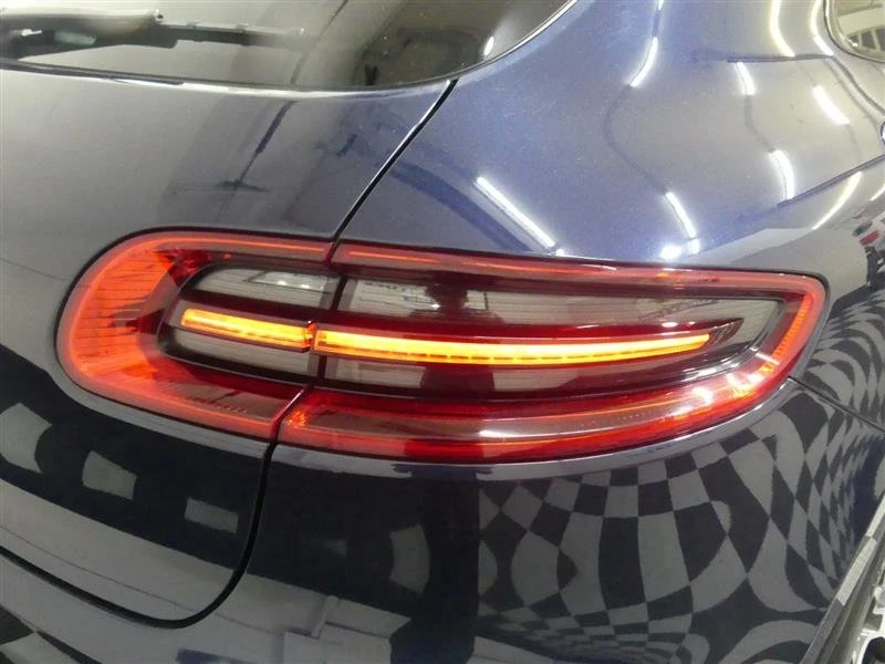 2017 Porsche Macan - Image 16 of 20