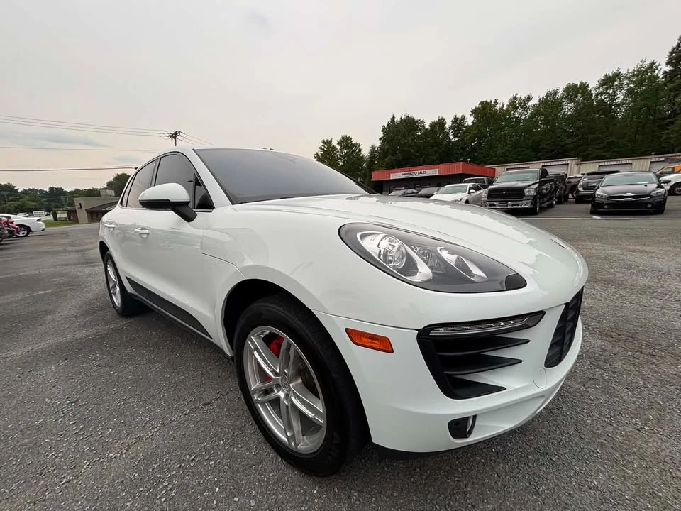 2017 Porsche Macan - Image 2 of 10