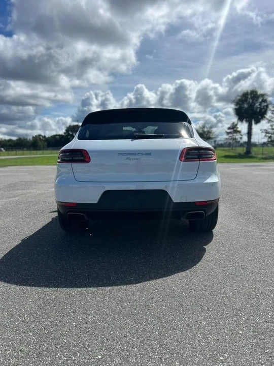2017 Porsche Macan - Image 3 of 12