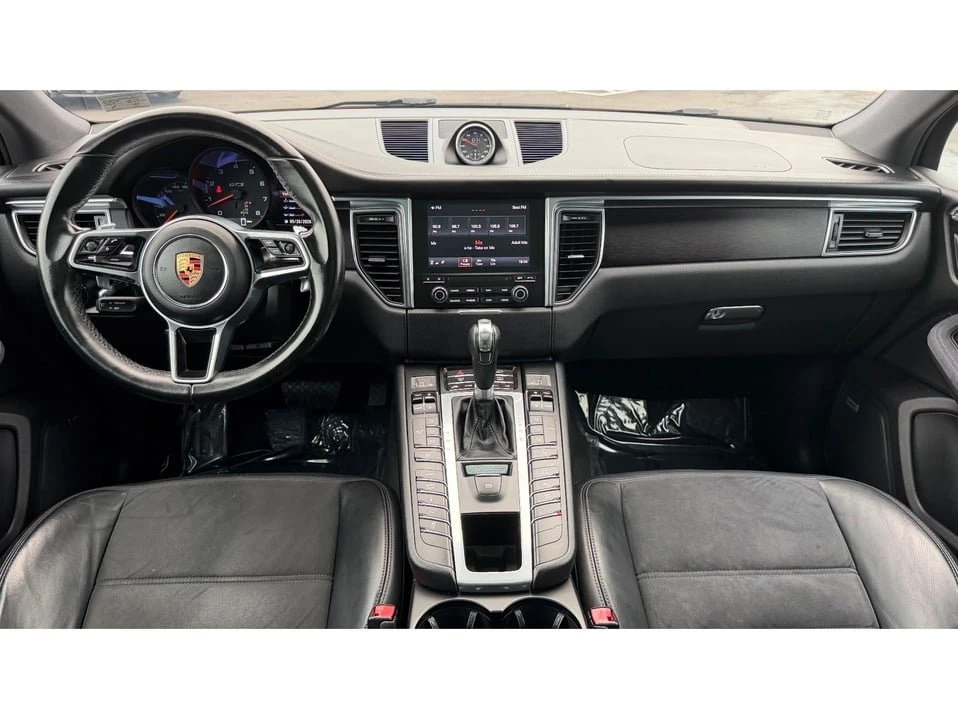 2017 Porsche Macan - Image 17 of 20