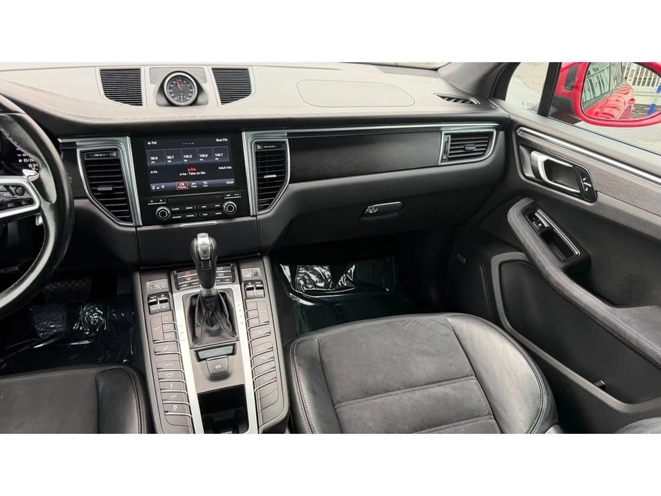 2017 Porsche Macan - Image 19 of 20