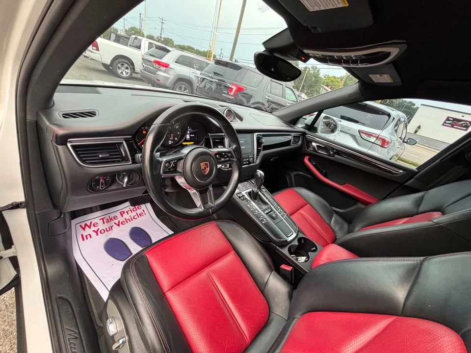 2017 Porsche Macan - Image 3 of 10