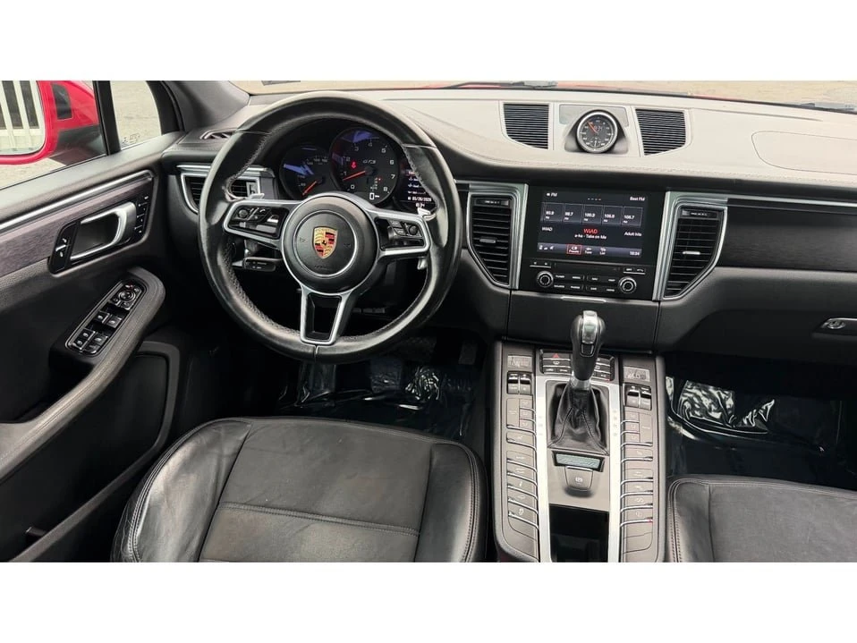 2017 Porsche Macan - Image 18 of 20