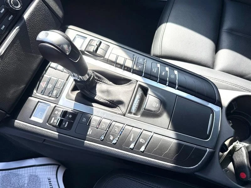2017 Porsche Macan S - Image 9 of 14