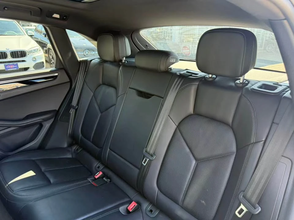 2017 Porsche Macan S - Image 8 of 16