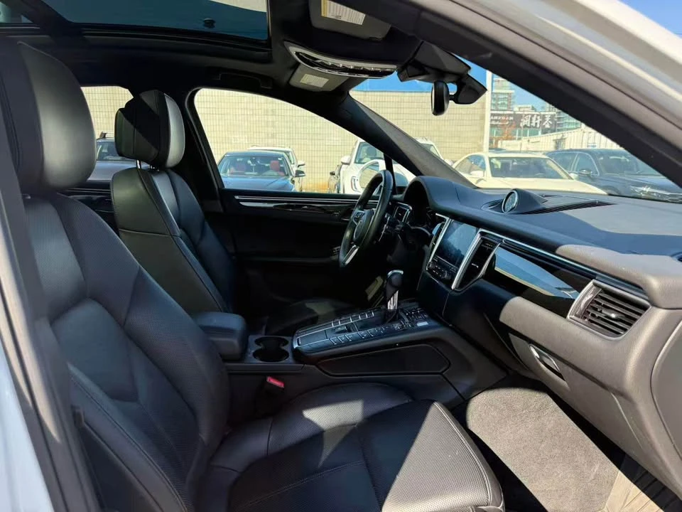 2017 Porsche Macan S - Image 10 of 16
