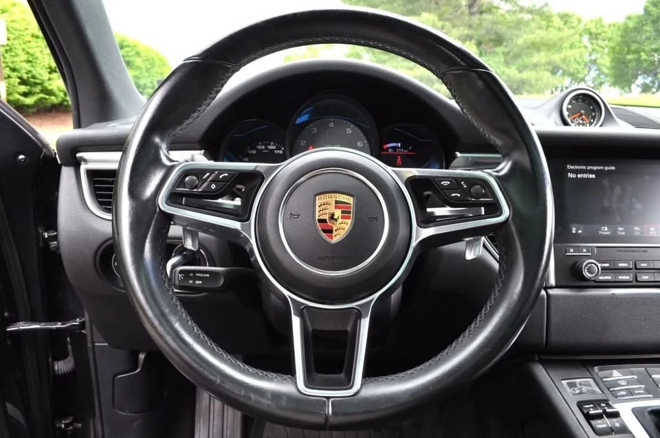 2017 Porsche Macan S - Image 8 of 15