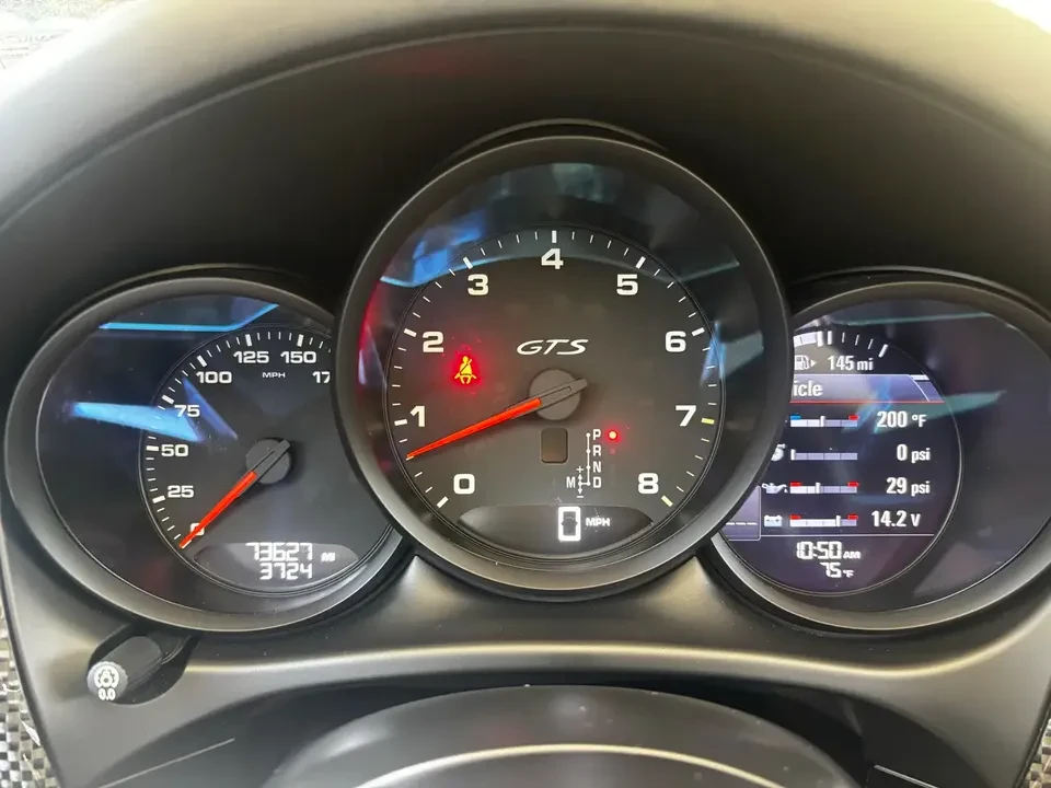 2017 Porsche Macan - Image 12 of 16