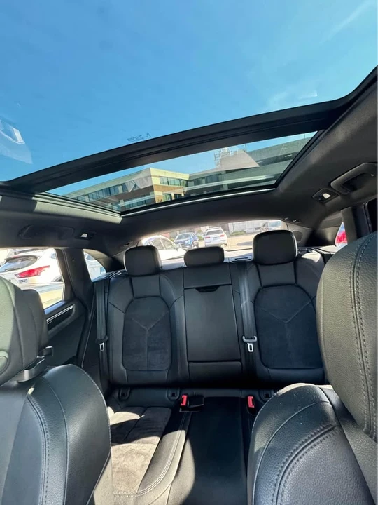 2017 Porsche Macan - Image 7 of 7