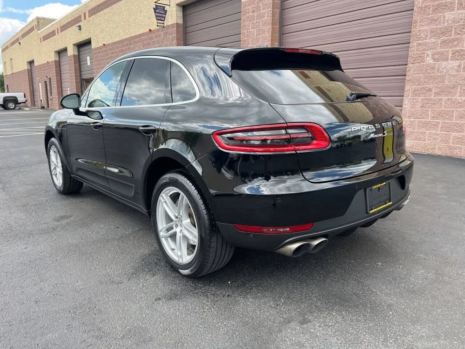 2017 Porsche Macan - Image 16 of 20