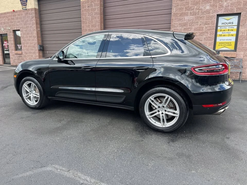 2017 Porsche Macan - Image 17 of 20